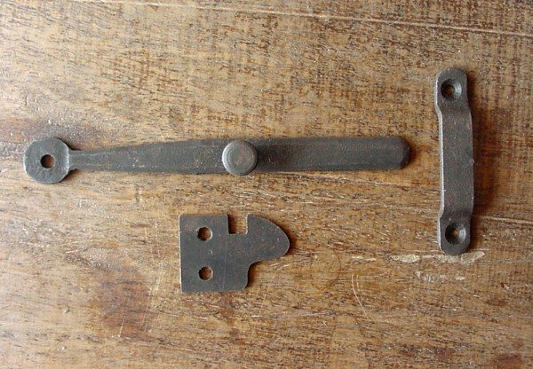 Wells Reclamation Closet Latch Set